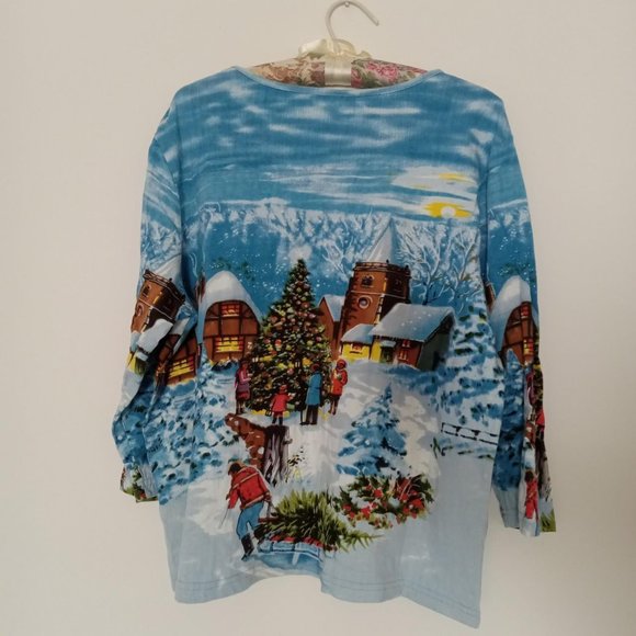 Christmas themed three quarter length sleeved top - Picture 4 of 4